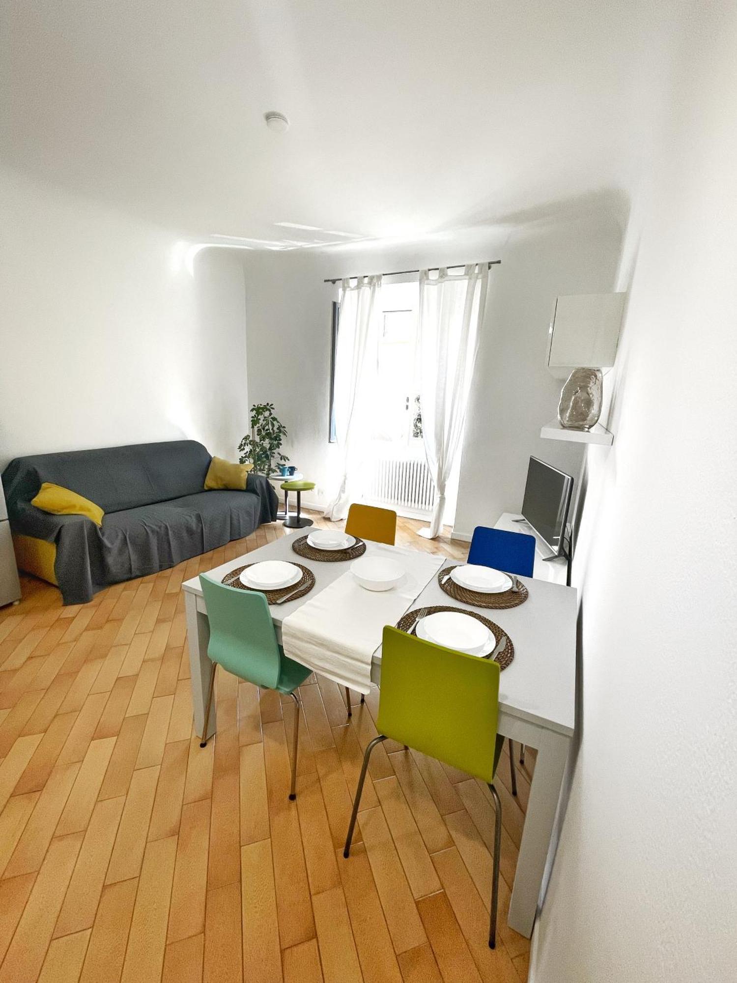 Ferienwohnung Ampio E Accogliente Bilocale - Fara 1, Porta Nuova Mailand Exterior foto